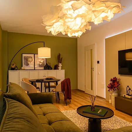 Moonlight Mountain Retreat *