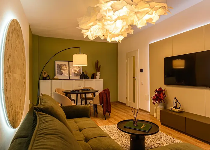 Moonlight Mountain Retreat *